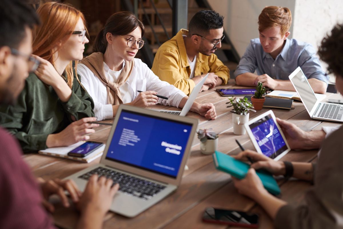 Marketing Agency Costs vs. AI-Powered In-House Marketing: Where B2B SaaS Companies Save 60%+